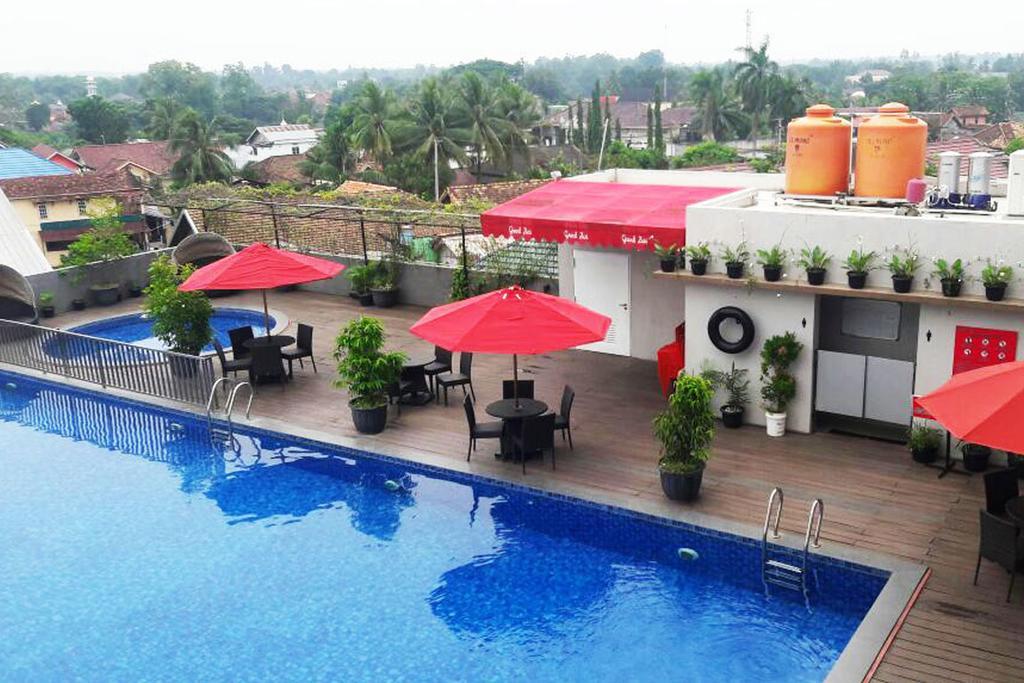 Hotel Grand Zuri Muaraenim Extérieur photo