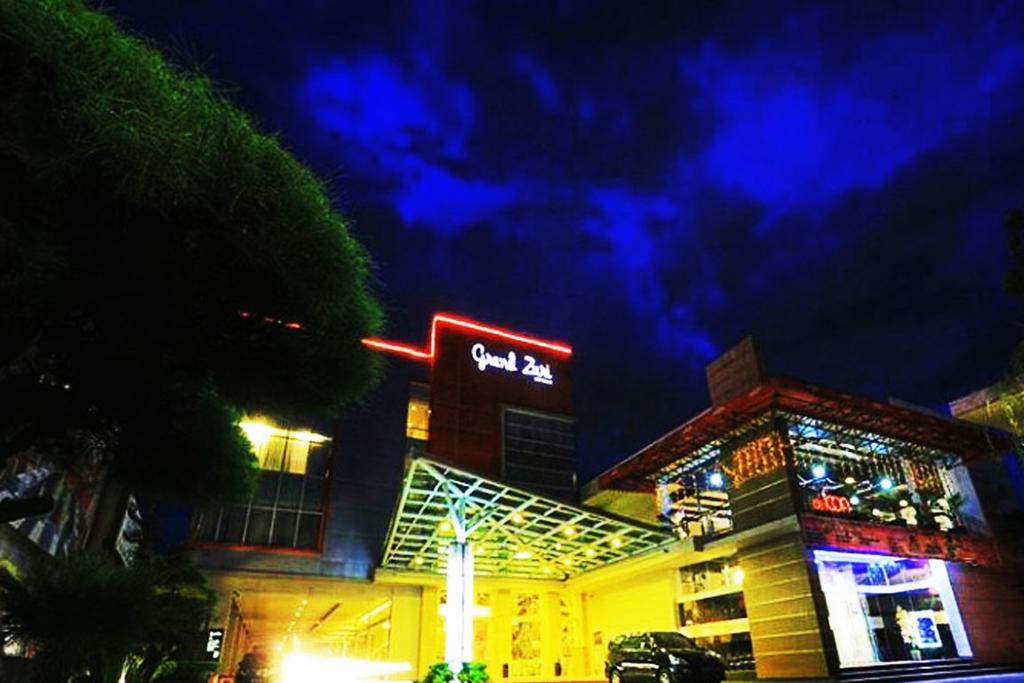 Hotel Grand Zuri Muaraenim Extérieur photo
