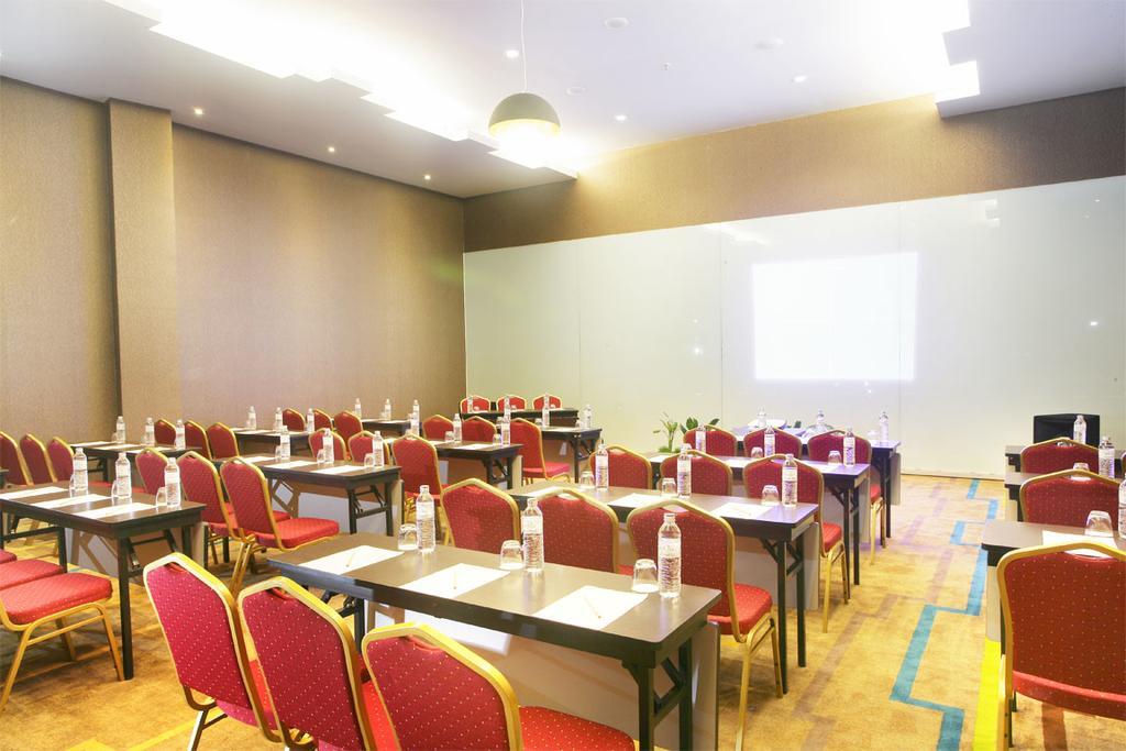Hotel Grand Zuri Muaraenim Extérieur photo