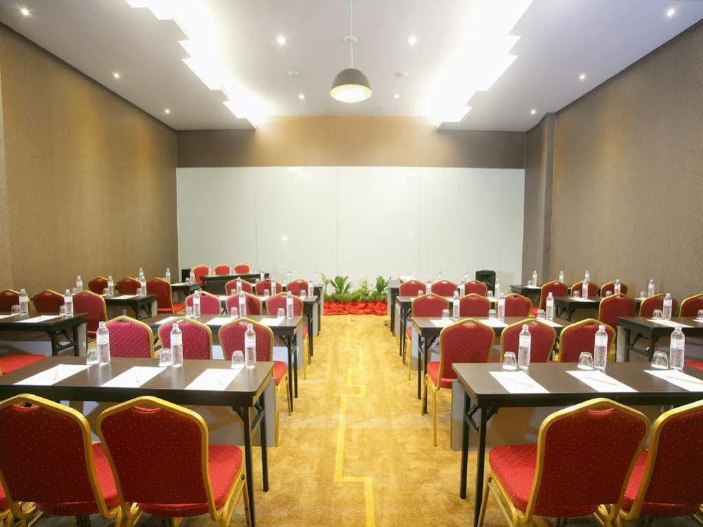 Hotel Grand Zuri Muaraenim Extérieur photo