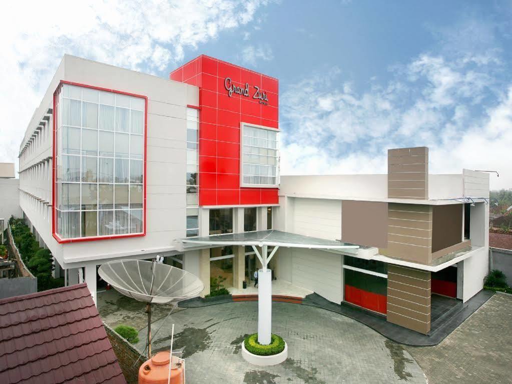 Hotel Grand Zuri Muaraenim Extérieur photo